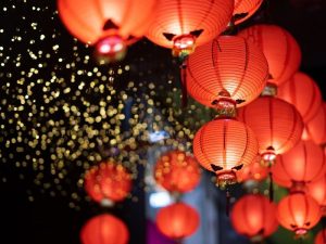 中国の旧正月の赤い提灯の画像